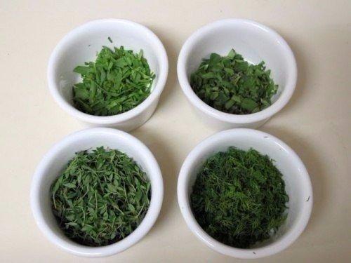 Салат с горбушей. Горбуша с зеленью.