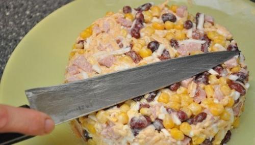 Салат с чесночными сухарика? 05