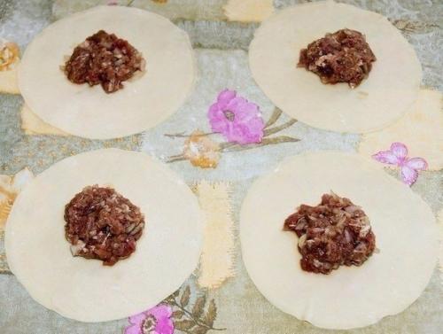 Хинкали. Ингредиенты: Говяжий фарш - 500 г. 03 Хинкали. Ингредиенты: Говяжий фарш - 500 г. 03