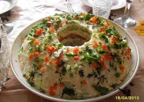 Салат Кольцо.  Салатик слоеный: