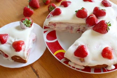 Торт Клубника.   Ингредиенты: