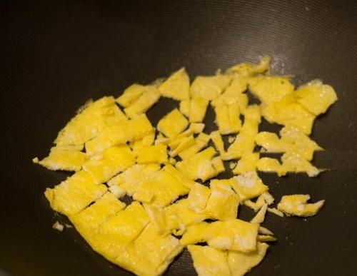 Рис с курицей на сковороде. 01