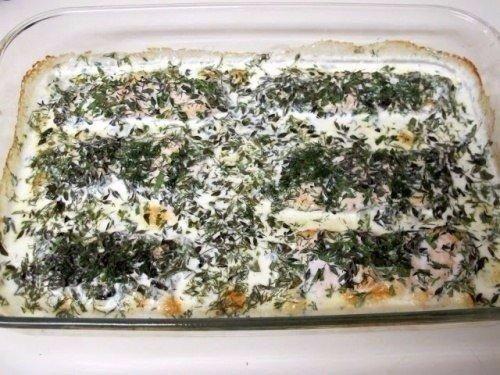 Салат с горбушей. Горбуша с зеленью.