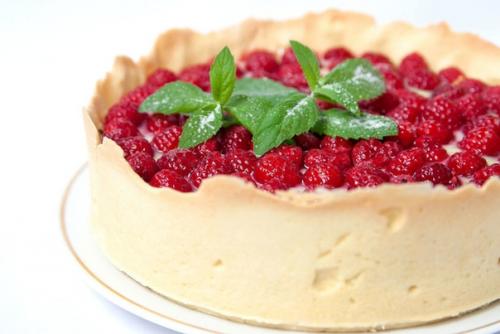 Пирог с замороженной малиной.