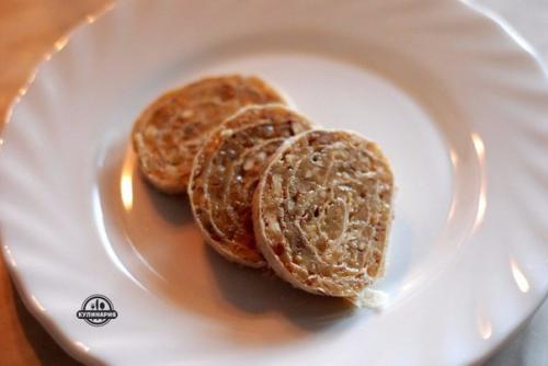 Рулет с орехами.