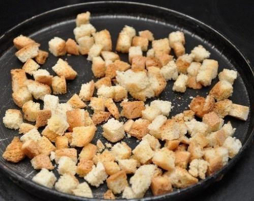 Салат с чесночными сухарика? 01