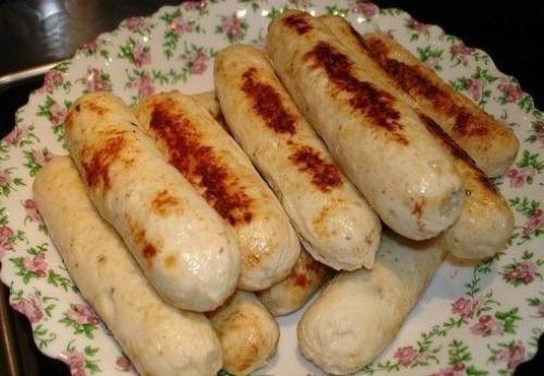 Домашние куриные сосиски.