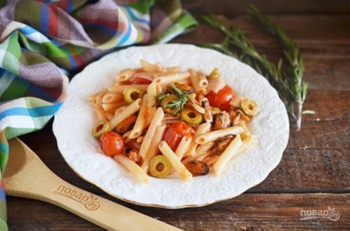 Пенне ригате с кальмарами и мидиями.