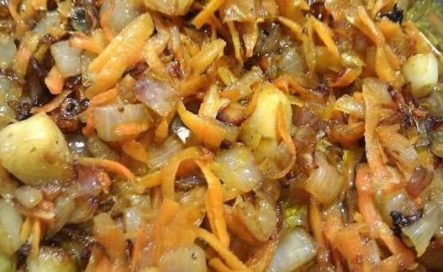 Картошка, тушенная с мясом в горшочке. 03