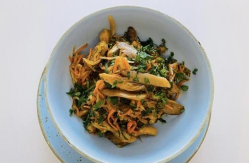 Острый салат с вешенками. Острый салат с вешенками.