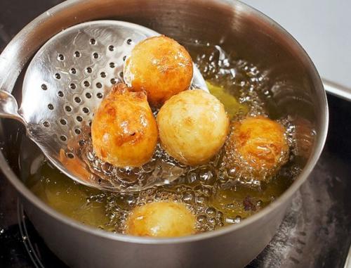 Творожные пончики в сахарной пудре. 04