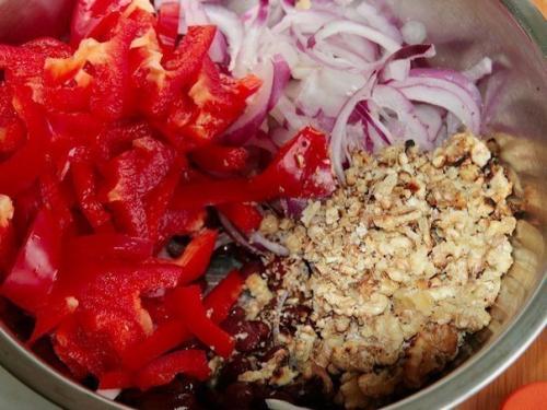 Салат Тбилиси.   Очень вкусный и нарядный салатик! 04