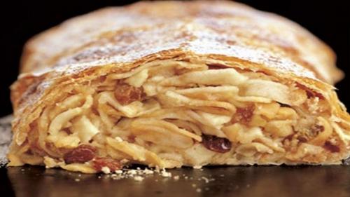 Лаваш с яблоком и творогом.