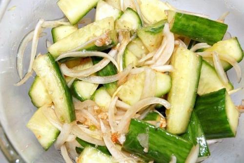 Огурцы по-корейски. Многие любят покупать на рынках различные овощные салаты по-корейски. 05 Огурцы по-корейски. Многие любят покупать на рынках различные овощные салаты по-корейски. 05