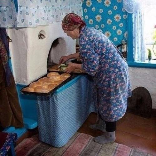 Бабушки - самые добрые и заботливые люди в мире. 04