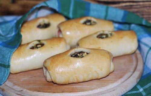 Рогалики с ветчиной.