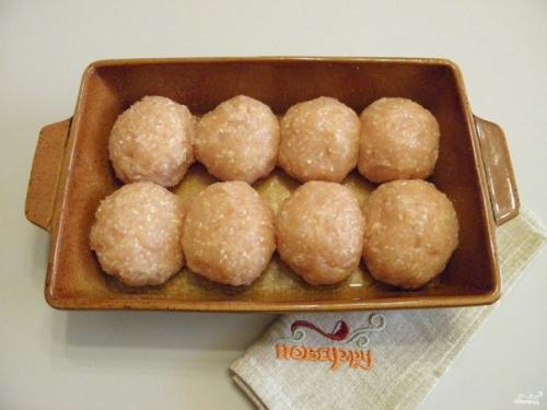 Тефтели под сметанным соусом. 04