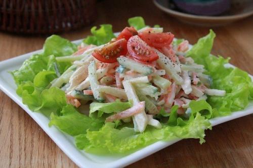 Maxclinic Stick насыщает кожу коллагеном и эффективно борется с морщинами на лице и шее. 06