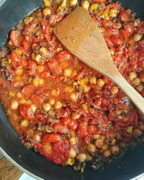 Сытные спагетти в томатном соусе. 02