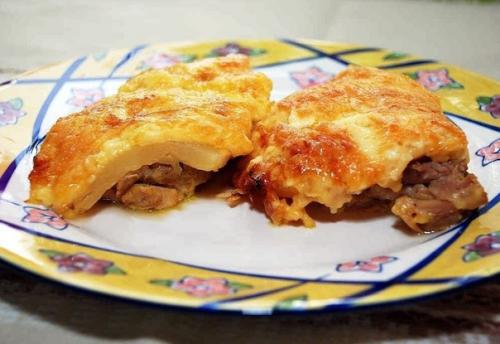 Курица с ананасом под сыром?