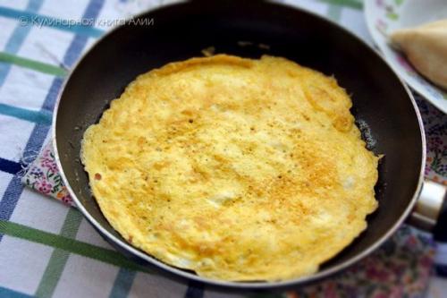 Салат с курицей и яичными блинчиками. 01