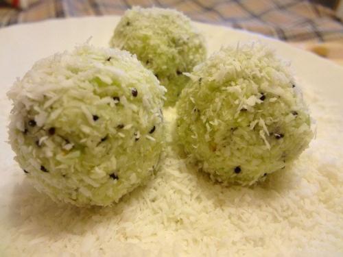 Домашние рафаэлло с киви и орехами. 08