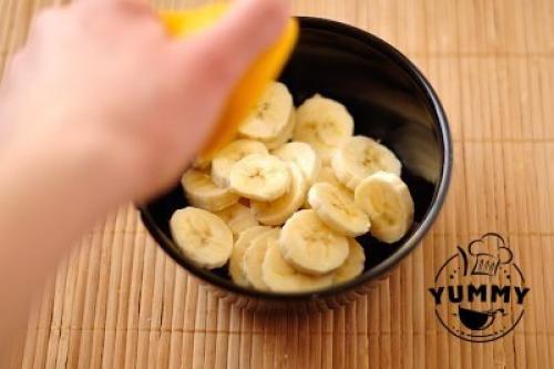 Шоколадные панкейки с бананами и карамелью. 09