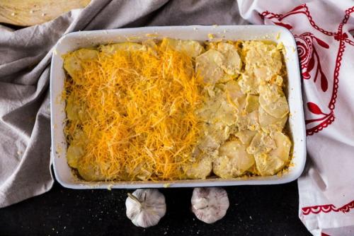 Картофельный гратен.  Это очень простое и универсальное блюдо, оно отлично подойдет для ужина. 02