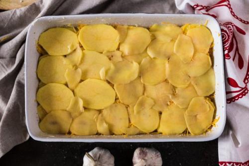 Картофельный гратен.  Это очень простое и универсальное блюдо, оно отлично подойдет для ужина. 05