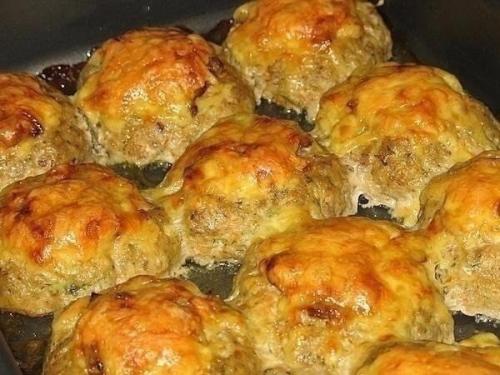 Котлеты из фарша в духовке.