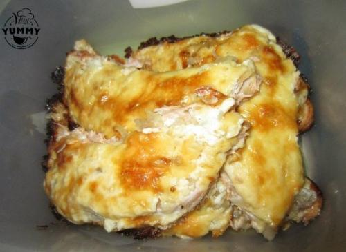 Филе рыбы, приготовленное в духовке.