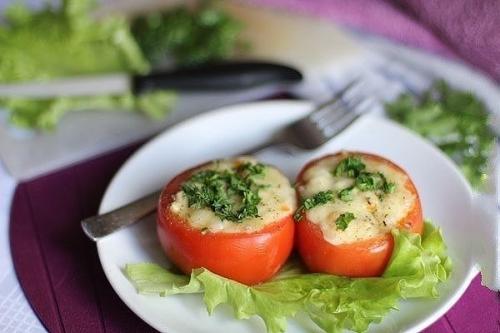 Помидоры, фаршированные куриным Филе и овощами.