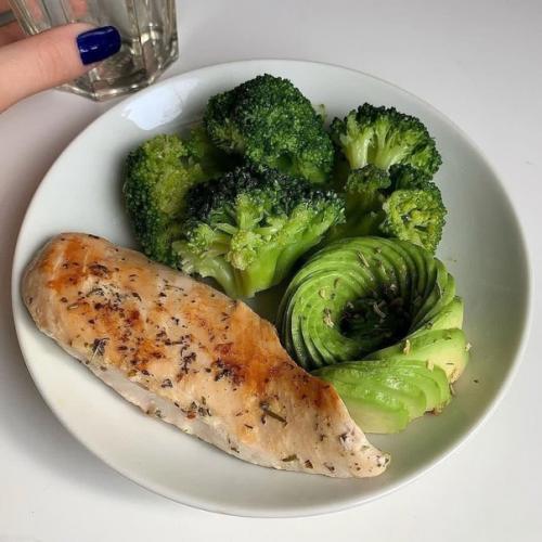 Я все тарелки хочу. 02