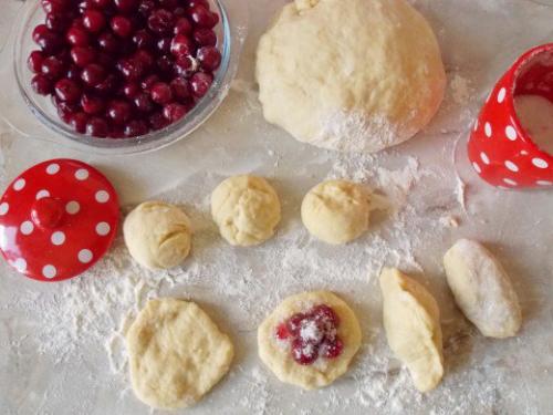 Пирожки с вишнями. 03