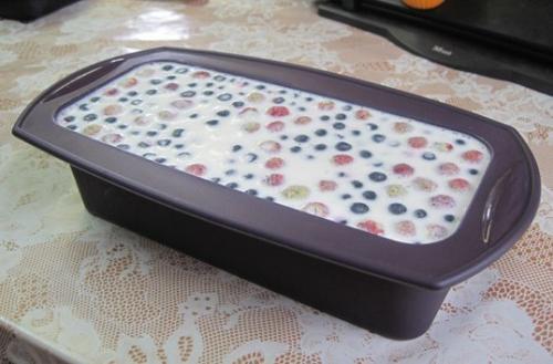 Сметанный десерт с ягодами (сметанный торт - желе). 01