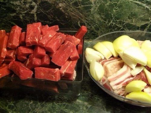 Это блюдо всегда вызывает у меня ощущения домашнего уюта и большой семьи. 06