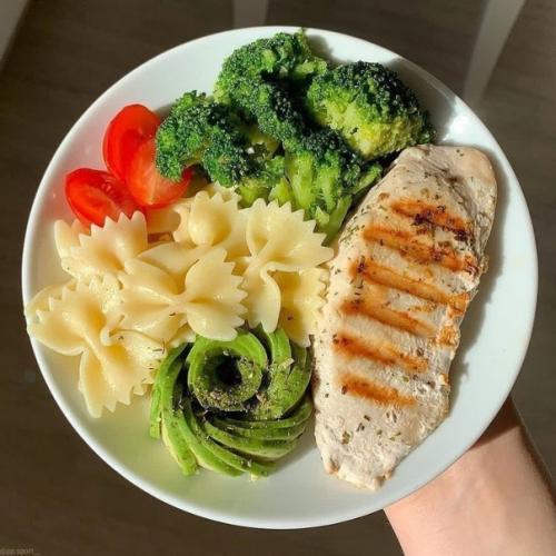 Я все тарелки хочу. 03