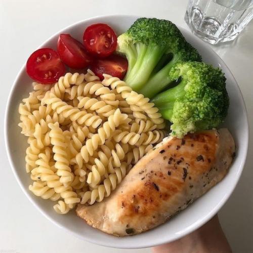 Я все тарелки хочу. 04