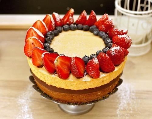 Торт Шоколад И Клубника. 01