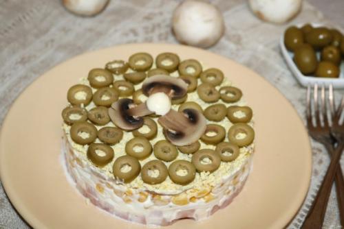 Слоёный салат с жареными шампиньонами. 03