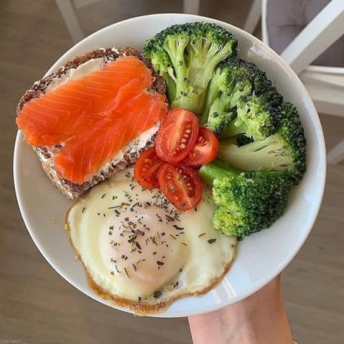 Я все тарелки хочу. 01