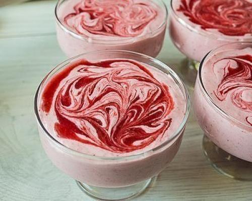 Клубничный мусс.  Я заново открыла для себя этот десерт, когда переснимала его для блога. 06