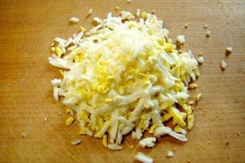 Салат нежный.  Готовлю его часто, он не только очень вкусный, но и не дорогой. 02