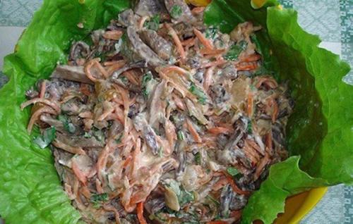 Салат с печенью.