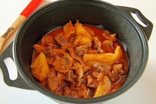 Меджимурский гуляш.  Ингредиенты: 02