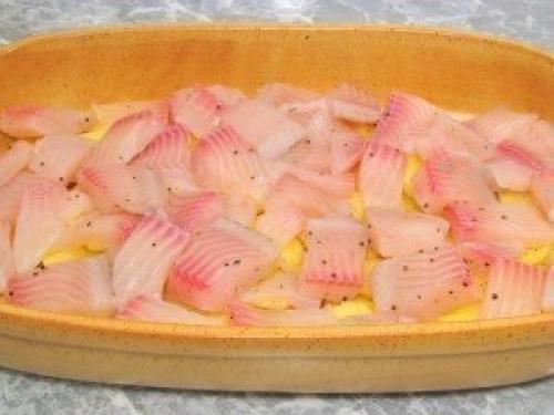 Рыба с картофелем, запеченные под майонезом. 01