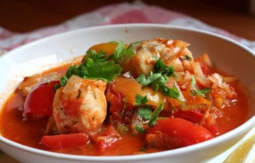 Овощное рагу с курицей.