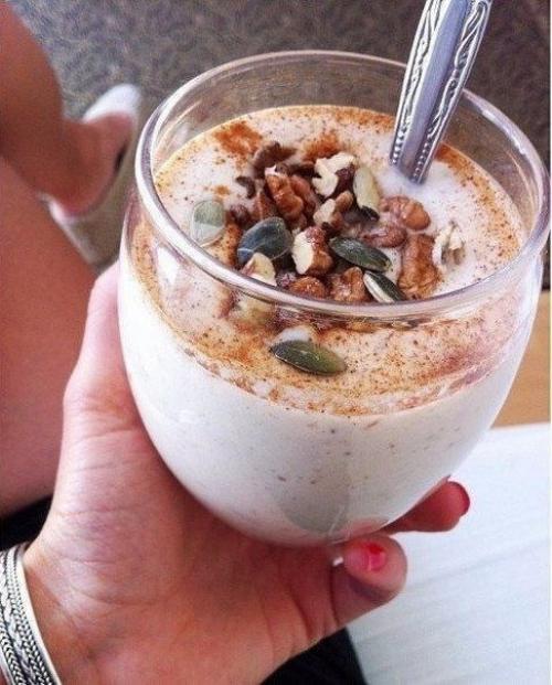 Подборка вкусных коктейлей для перекуса.