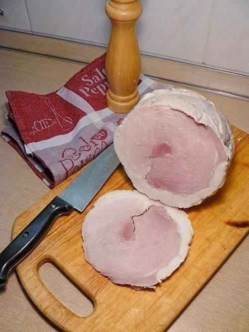 Ветчина домашняя.  Ветчину и готовое мясо в магазинах я уже давно не беру. 03