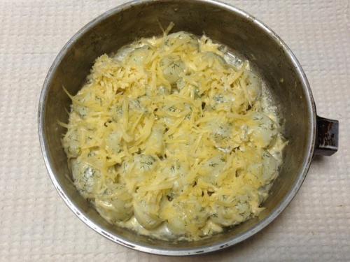 Молодой картофель под сметанные соусом. 07